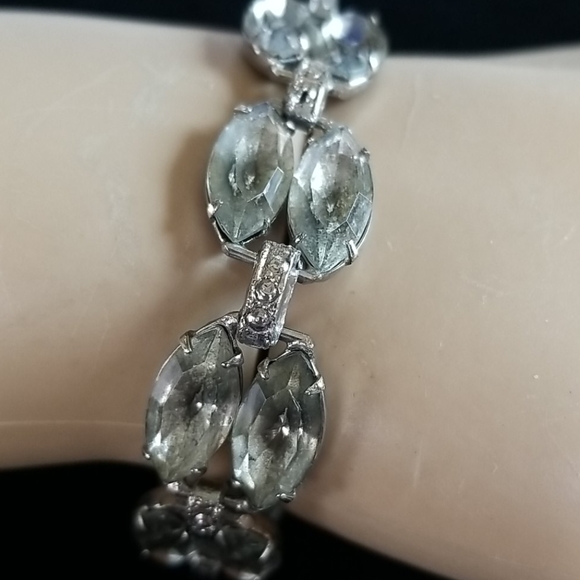 Vintage Mid Century Elegant Smoke Marquis Crystal Silver Tone Bracelet - Picture 12 of 16